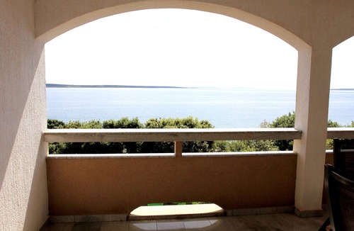Mandre Apartment | Two bedroom apartment near beach Mandre (Pag) (A-8655-d)