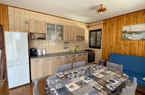 Kali Apartment | Two bedroom apartment near beach Kali, Ugljan (A-345-a)