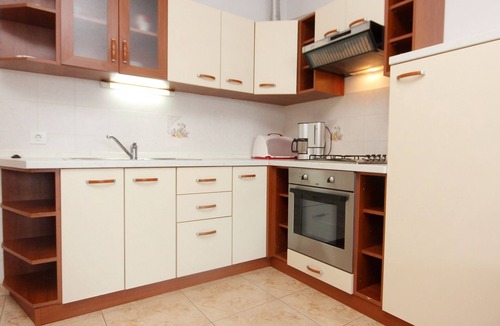 Lun Apartment | Two bedroom apartment near beach Lun (Pag) (A-3320-f)