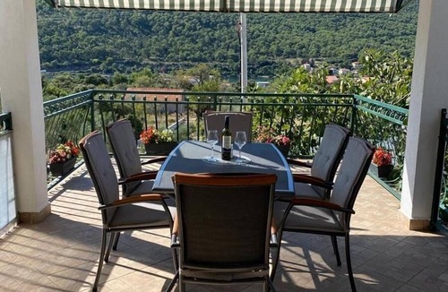 Grebastica Apartment | Two bedroom apartment with terrace and sea view Grebaštica (Šibenik) (A-4252-a)