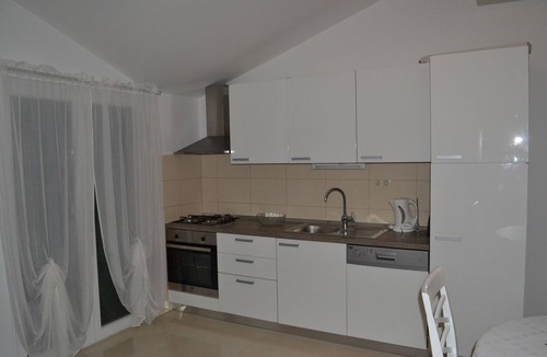 Grebastica Apartment | Two bedroom apartment with terrace and sea view Grebaštica, Šibenik (A-13365-a)