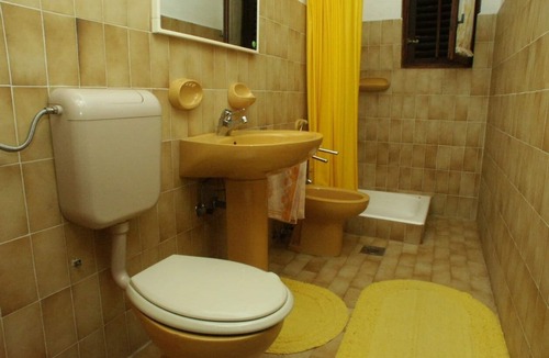 Kolocep Island Apartment | Two bedroom apartment with terrace and sea view Koločep, Elafiti (A-2182-b)