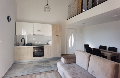 Komiza Apartment | Two bedroom apartment with terrace and sea view Komiža, Vis (A-25962-b)