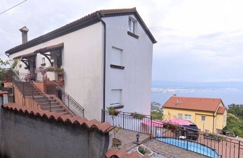 Opatija Apartment | Two bedroom apartment with a swimming pool Lovran, Opatija (A-24675-b)