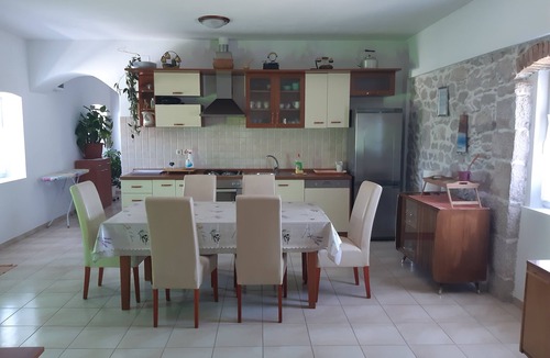 Lukoran Apartment | Two bedroom apartment with terrace Lukoran (Ugljan) (A-11203-a)