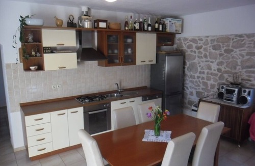 Lukoran Apartment | Two bedroom apartment with terrace Lukoran (Ugljan) (A-11203-a)