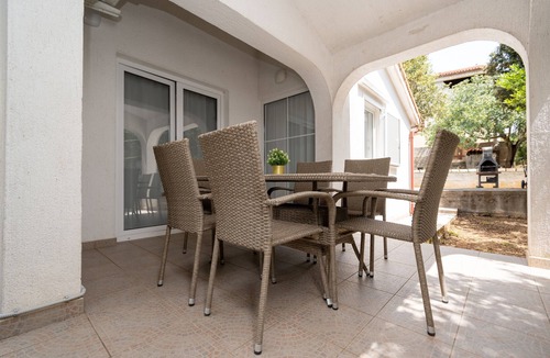 Mandre Apartment | Two bedroom apartment with terrace Mandre (Pag) (A-16836-a)