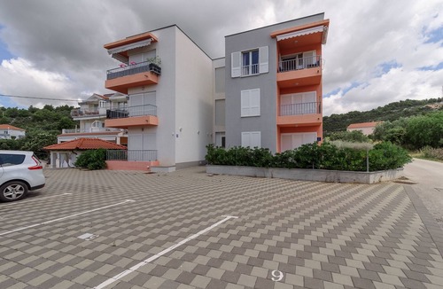 Poljica Apartment | Two bedroom apartment with balcony and sea view Poljica, Trogir (A-22079-a)