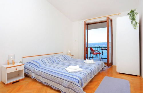Mimice Apartment | Two bedroom apartment with terrace and sea view Mimice, Omiš (A-7522-d)