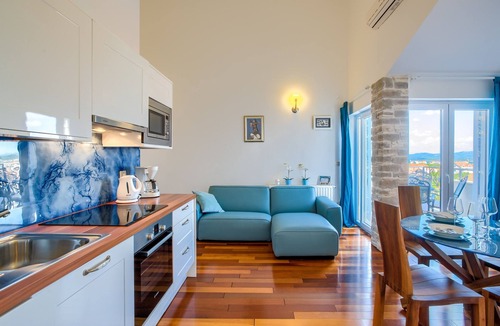 Susica Apartment | Two bedroom apartment with a swimming pool Murter (A-16655-d)