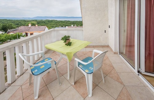 Njivice Apartment | Two bedroom apartment with terrace and sea view Njivice, Krk (A-5427-a)