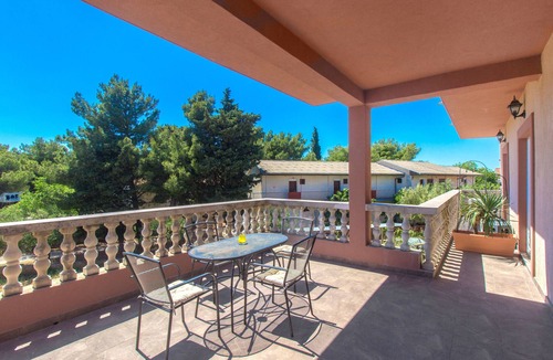 Pirovac Apartment | Two bedroom apartment with terrace Pirovac, Šibenik (A-6280-a)