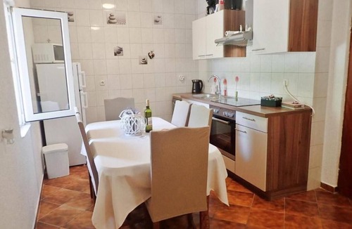 Seline Apartment | Two bedroom apartment with terrace Seline (Paklenica) (A-21208-a)