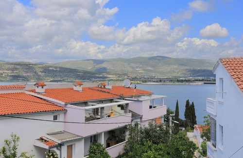 Mastrinka Apartment | Two bedroom apartment with terrace and sea view Mastrinka, Čiovo (A-4324-a)