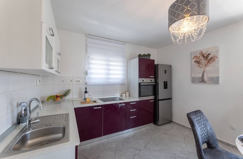 Arbanija Apartment | Two bedroom apartment with terrace and sea view Mastrinka, Čiovo (A-21601-a)