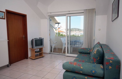 Jezera Apartment | Two bedroom apartment with balcony and sea view Jezera, Murter (A-9502-c)