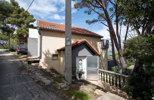 Donji Karin Apartment | Two bedroom apartment with terrace and sea view Donji Karin, Novigrad (A-22350-a)