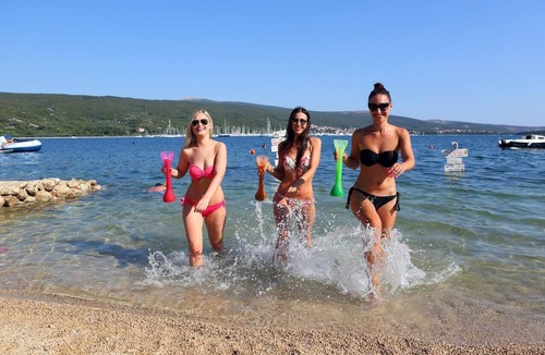 Kornic Apartment | Two bedroom apartment with terrace Kornić, Krk (A-415-b)