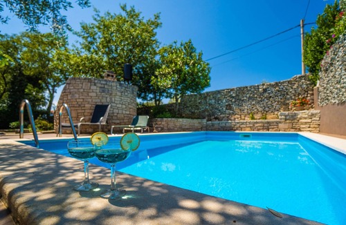 Krnica Apartment | Two bedroom apartment with a swimming pool Krnica, Marčana (A-7357-b)