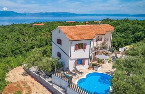 Drenje Apartment | Two bedroom apartment with a swimming pool Drenje, Labin (A-22992-a)