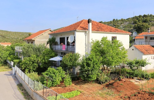Poljica Apartment | Two bedroom apartment with terrace Poljica, Trogir (A-2034-a)