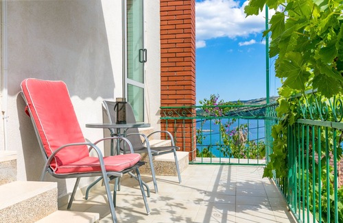 Marina Apartment | Two bedroom apartment with terrace and sea view Marina, Trogir (A-14191-a)