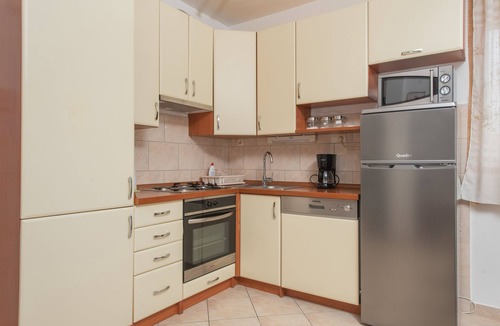 Poljica Apartment | Two bedroom apartment with terrace and sea view Poljica, Trogir (A-11103-a)