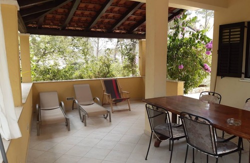 Cove Osibova (Milna) Apartment | Two bedroom apartment with terrace Cove Osibova, Brač (A-23774-a)