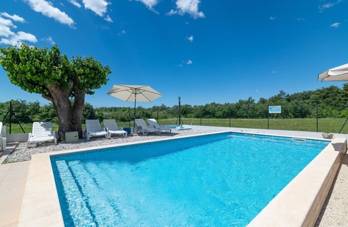 Cancini Apartment | Two bedroom apartment with a swimming pool Cancini, Poreč (A-24335-a)
