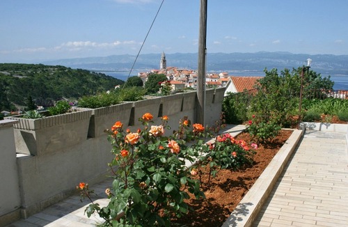 Vrbnik Apartment | Two bedroom apartment with terrace and sea view Vrbnik, Krk (A-5392-b)