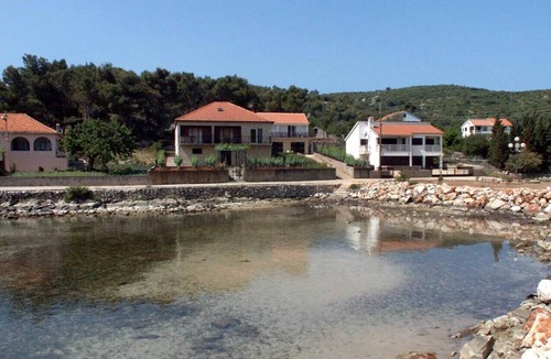 Zman Apartment | Two bedroom apartment with balcony and sea view Žman, Dugi otok (A-24325-a)