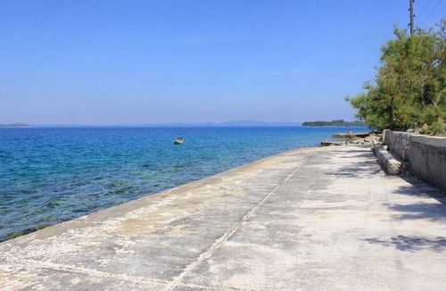 Zman Apartment | Two bedroom apartment with balcony and sea view Žman, Dugi otok (A-24325-a)