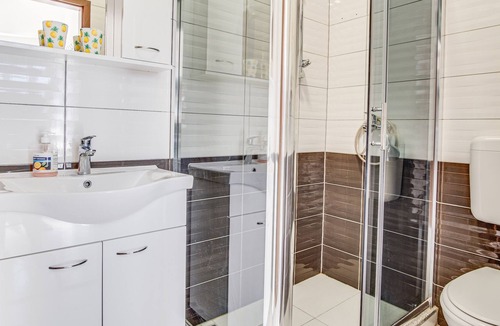 Primosten Burnji Apartment | Two bedroom apartment with terrace and sea view Bilo, Primošten (A-21366-c)