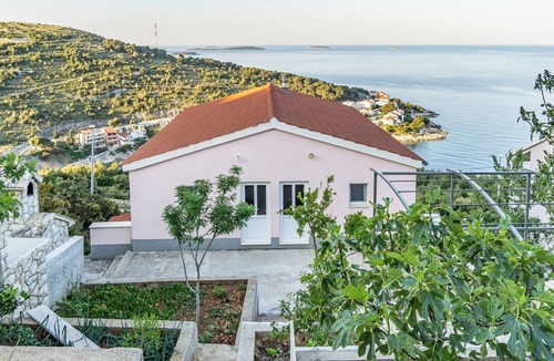 Primosten Burnji Apartment | Two bedroom apartment with terrace and sea view Bilo, Primošten (A-21366-c)