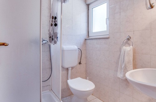 Primosten Burnji Apartment | Two bedroom apartment with terrace and sea view Bilo, Primošten (A-21366-d)