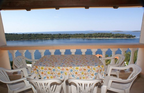 Blato Apartment | Two bedroom apartment with terrace and sea view Karbuni, Korčula (A-4465-b)