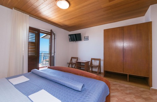 Brela Apartment | Two bedroom apartment with balcony and sea view Brela, Makarska (A-2752-b)