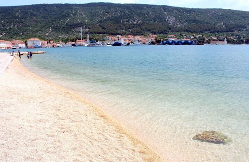 Cres Apartment | Two bedroom apartment with air-conditioning Cres (A-21116-a)