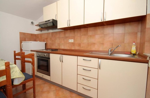 Island Hvar Apartment | Two bedroom apartment with balcony and sea view Jelsa, Hvar (A-8765-d)
