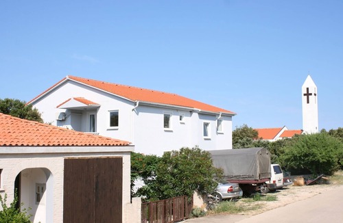 Mandre Apartment | Two bedroom apartment with terrace Mandre, Pag (A-6405-a)