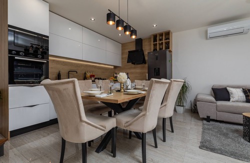 Omis Apartment | Two bedroom apartment with hot tub Omiš (A-20689-a)