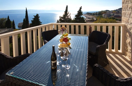 Omis Apartment | Two bedroom apartment with terrace and sea view Omiš (A-20787-f)
