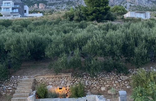 Ruskamen Apartment | Two bedroom apartment with terrace and sea view Lokva Rogoznica, Omiš (A-22069-a)