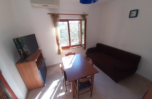 Batalaza Apartment | Two bedroom apartment with terrace Ugljan (A-8403-a)