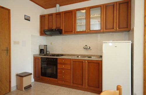 Preko Apartment | Two bedroom apartment with terrace and sea view Preko, Ugljan (A-8417-a)