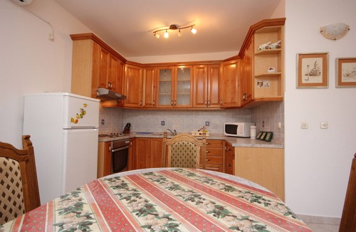 Sutomiscica Apartment | Two bedroom apartment with terrace and sea view Sutomišćica, Ugljan (A-8474-a)