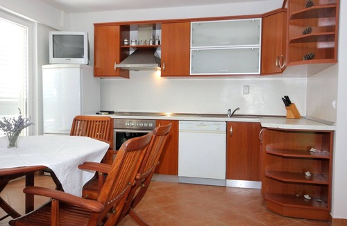 Slano Apartment | Two bedroom apartment with balcony and sea view Slano, Dubrovnik (A-3184-c)