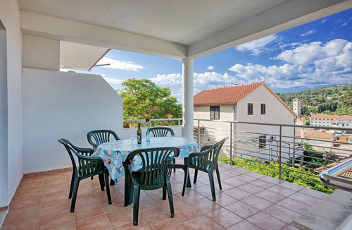 Tijesno Apartment | Two bedroom apartment with terrace and sea view Tisno, Murter (A-4295-a)
