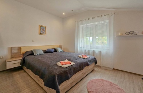 Radini Apartment | Two bedroom apartment with terrace Donji Picudo, Umag (A-21400-a)