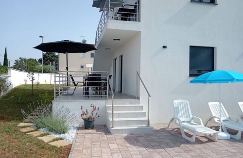 Murine Apartment | Two bedroom apartment with a swimming pool Murine (Umag) (A-27509-a)